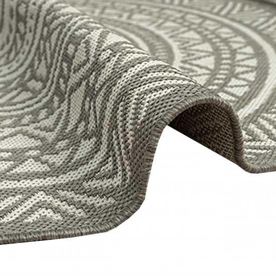 Preview: Runder Teppich mit Ethno-Muster in Grau und Weiß – Schlichtes und modernes Design für vielseitige Wohnräume Preview: Runder Teppich mit Ethno-Muster in Grau und Weiß – Schlichtes und modernes Design für vielseitige Wohnräume
