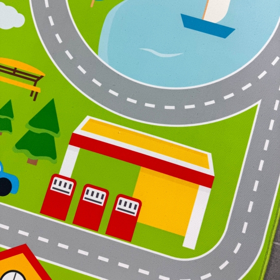 Spielerischer Kinderzimmerteppich mit Städtemuster in Grün