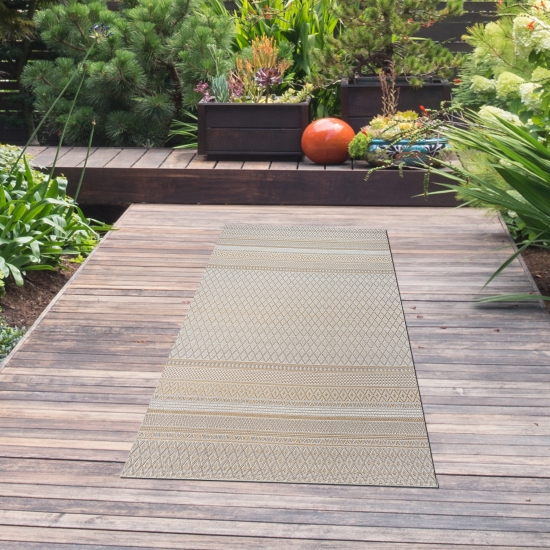 Preview: Vielseitiger In- & Outdoorteppich im Ethno-Stil mit modernem Rautenmuster in Beige und Gelb Preview: Vielseitiger In- & Outdoorteppich im Ethno-Stil mit modernem Rautenmuster in Beige und Gelb