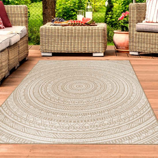 Preview: Runder Teppich mit Ethno-Muster in Beige und Weiß – Natürlicher Stil für zeitloses Ambiente Preview: Runder Teppich mit Ethno-Muster in Beige und Weiß – Natürlicher Stil für zeitloses Ambiente