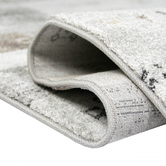 Orientteppich mit Ornamenten in Grau