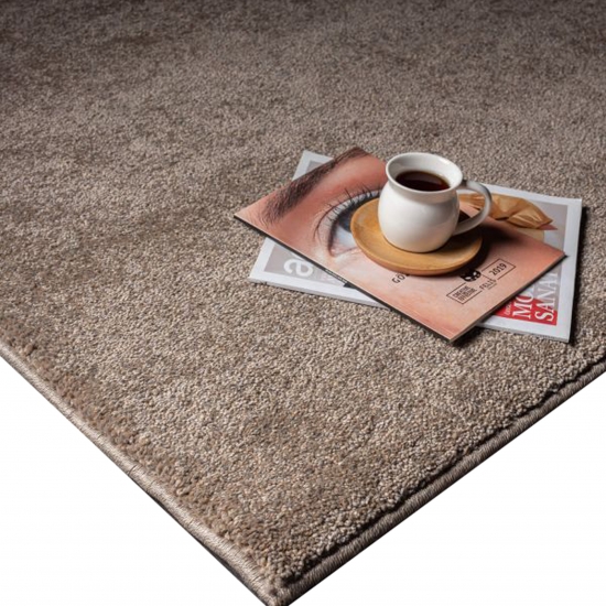 Teppich Taupe Uni praktisch robust pflegeleicht Alltag