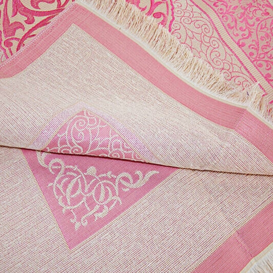 Gebetsteppich Taftstoff Rosa 65 x 110 cm mit Geschenkbox und 99er Gebetskette – stilvolles Geschenk für Gebet & Ramadan