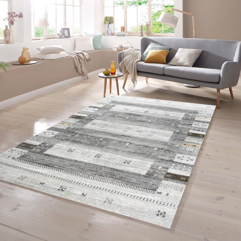 Orientteppich mit Ornamenten in Grau