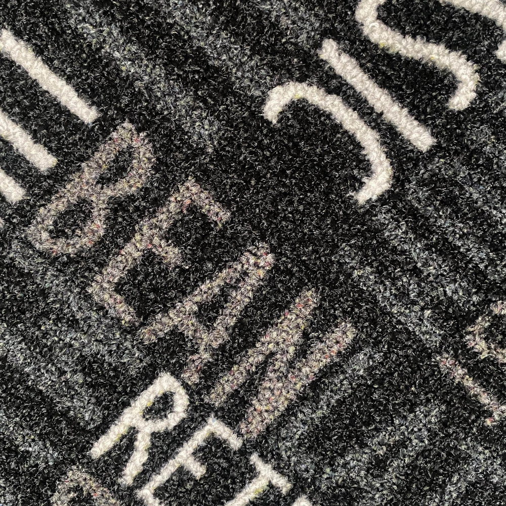 Teppich mit Schriftzug Coffee Macchiato