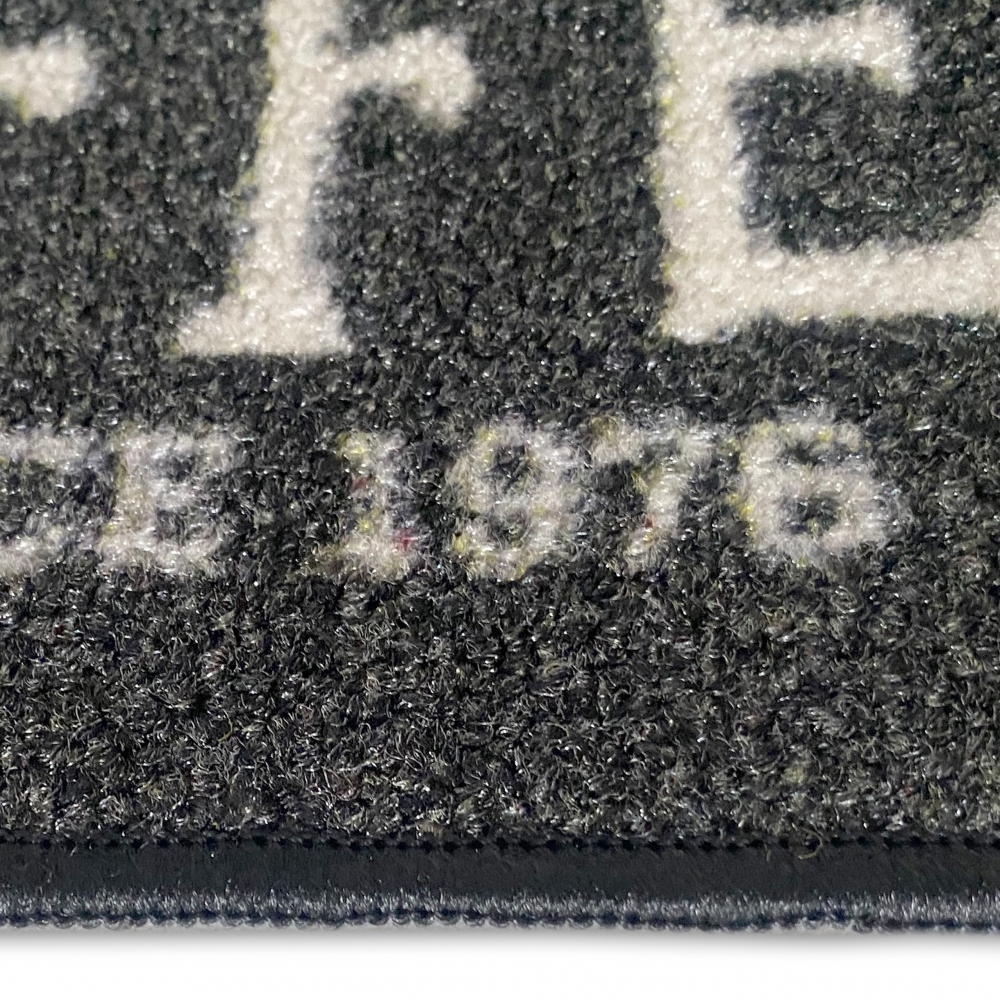 Teppich mit Schriftzug Coffee