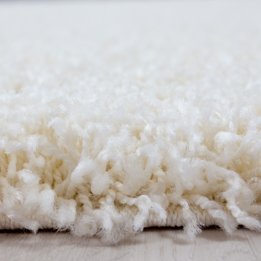 Weicher Shaggy Teppich in Creme – pflegeleichter Hochflor für jeden Wohnbereich