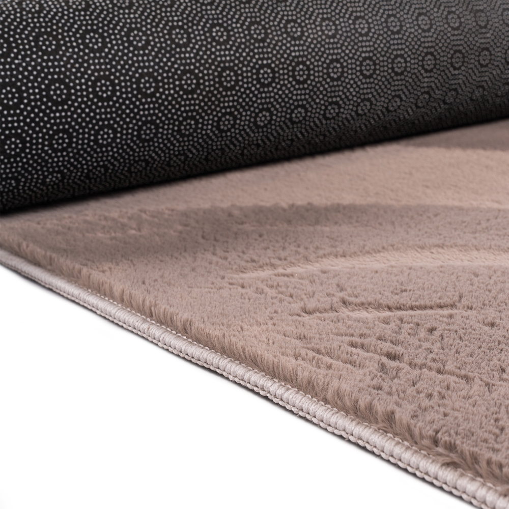 Teppich taupe weich pflegeleicht saugrobotergeeignet für Wohnbereiche